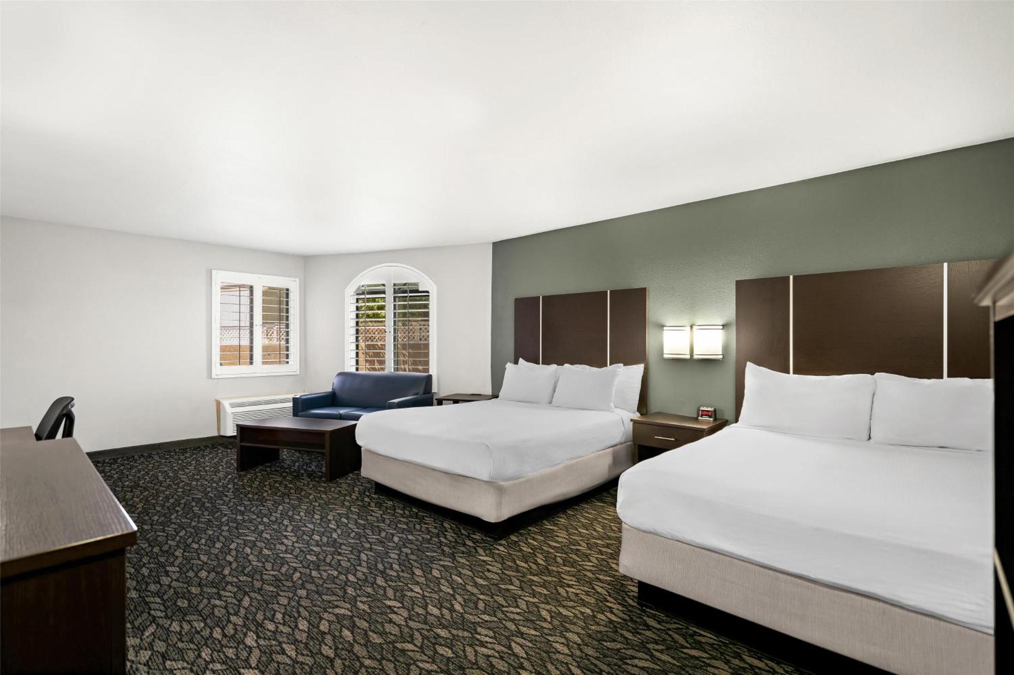 ברסטו Best Western Desert Villa Inn מראה חיצוני תמונה