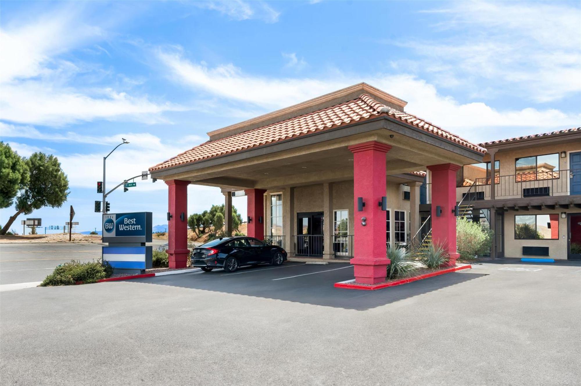 ברסטו Best Western Desert Villa Inn מראה חיצוני תמונה